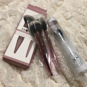 It heavenly skin brush & Moda powder softglow